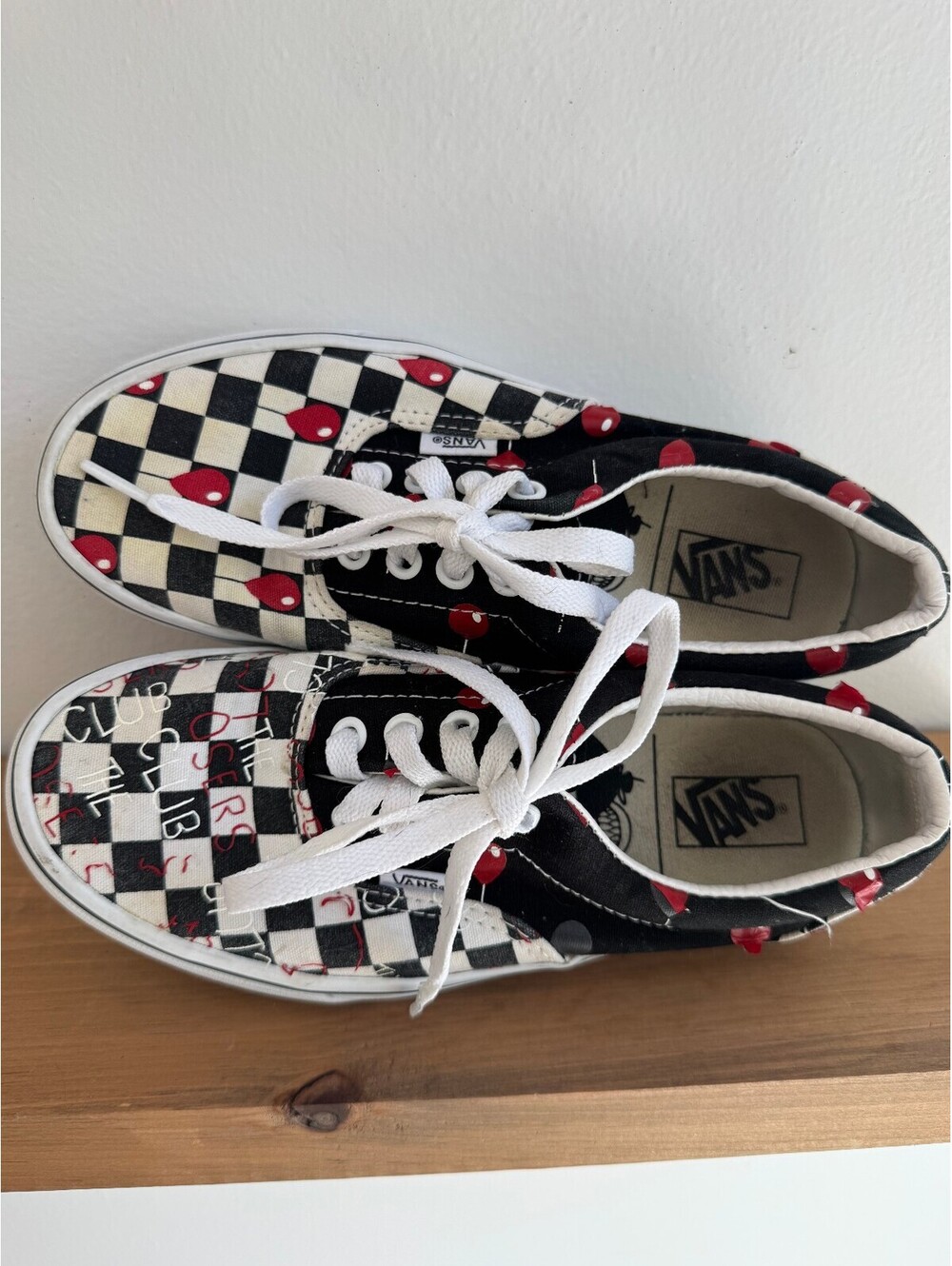 Vans "IT" Pennywise You'll Float Too Sneaker Collab Womens 6 Mens 4.5 - Picture 5 of 9